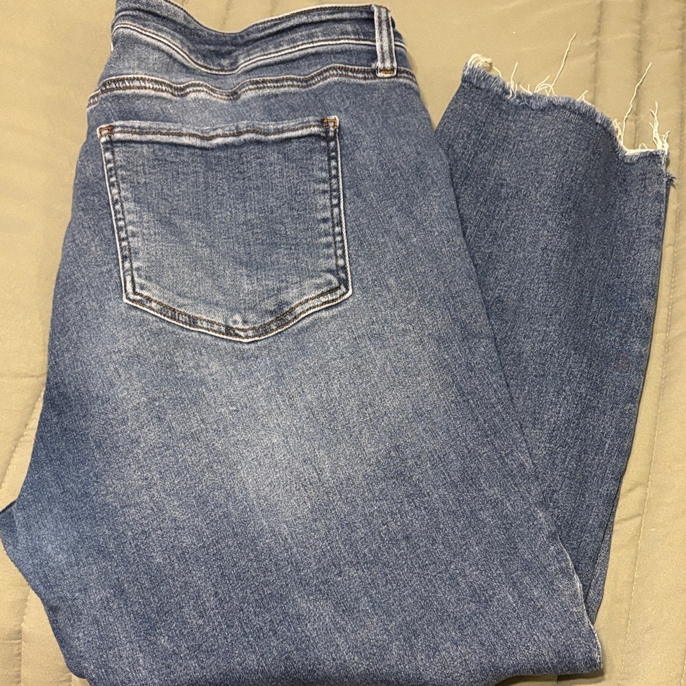 Kut from the Kloth Reese High Rise Fab Ab Ankle straight jean